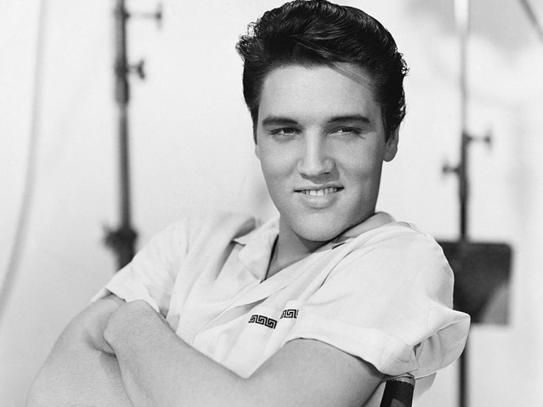 elvis-presley-on-set